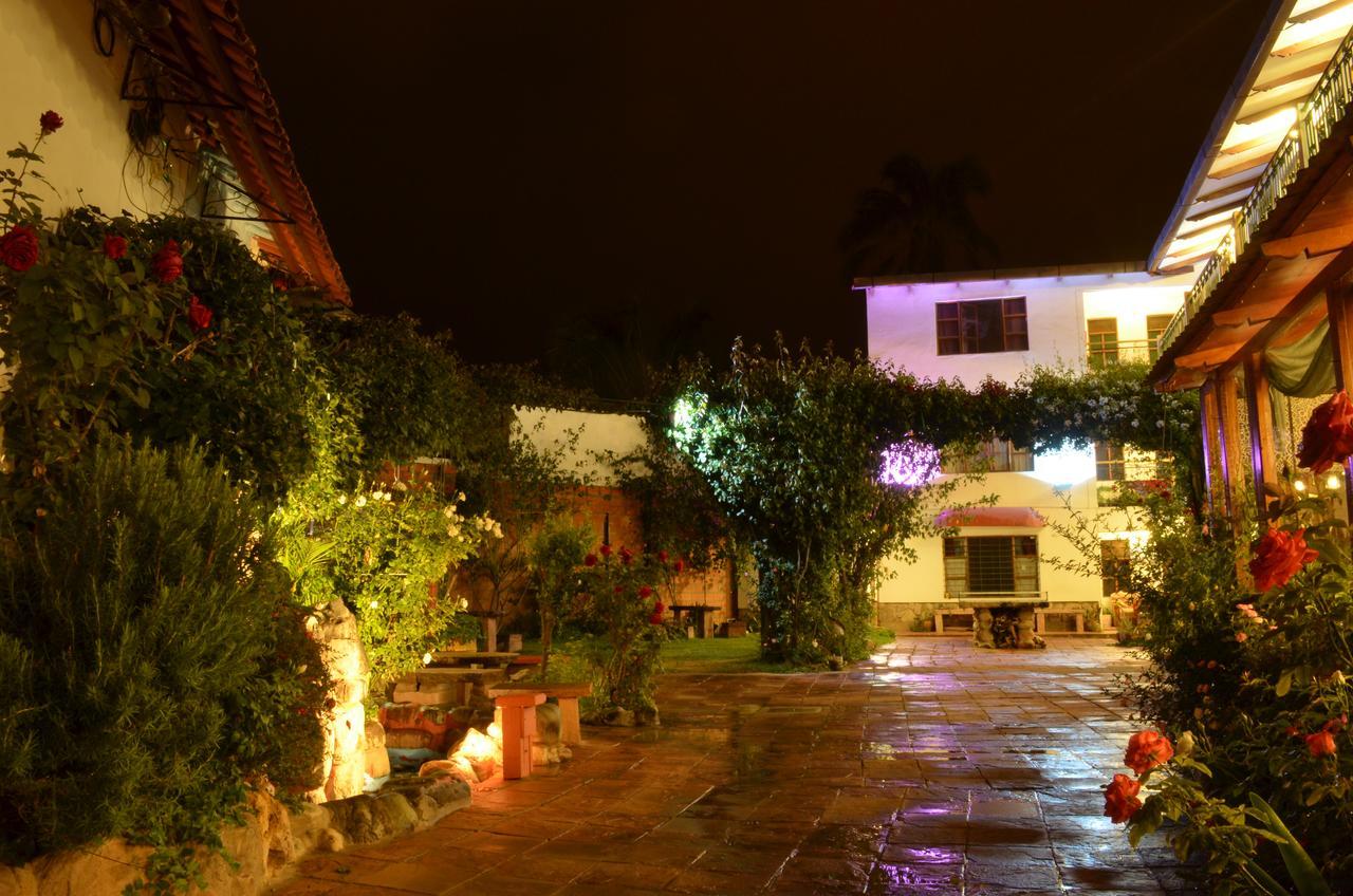 סוקרה Hostal Pachamama מראה חיצוני תמונה